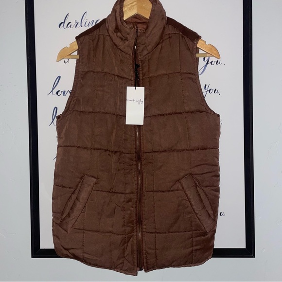 Thread & Supply Kensington Vest - Picture 2 of 12